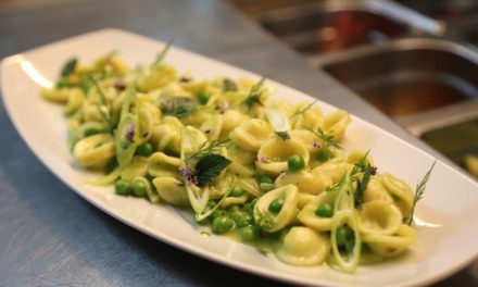 Orecchiette mit Erbsen, Pfeffer und Minze